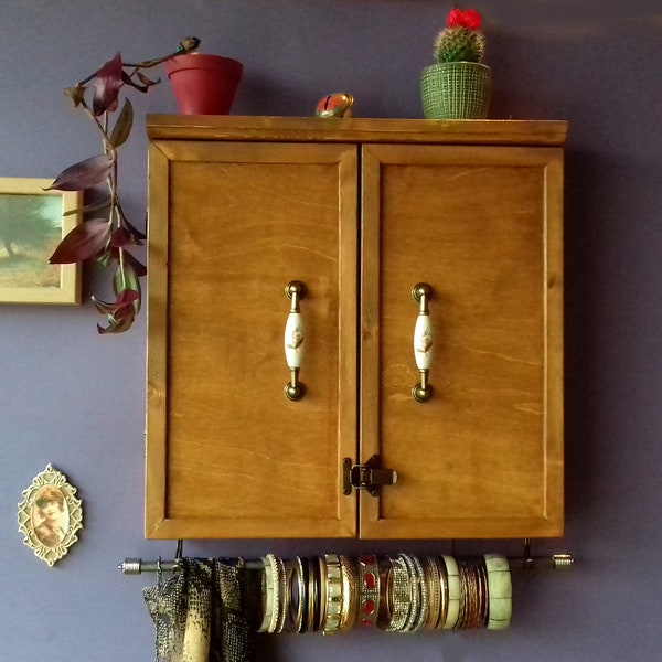 Armoire à bijoux. Stockage de bijoux en teck. Armoire. Organisateur de boucles d’oreilles murales en bois. stockage de boucles d’oreilles. Présentoir à bijoux en bois