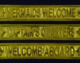 Placa de pared/puerta de latón macizo pulido náutico (3,8 cm x 29,5 cm) ~ Alojamiento del capitán - Incluye tornillos de latón