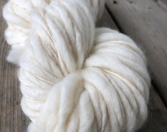 Fleece Artist Slubby Mix yarn (natural undyed)