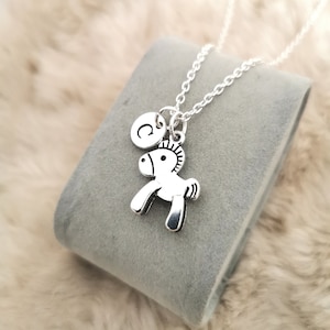 Regalos de caballo para niña, collar de caballo niña, regalos de caballo, regalos de caballo para una niña, vaquera, collar de vaquera, monumento a caballo, regalo de amante de los caballos