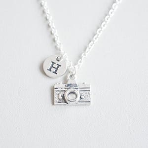 Camera necklace, Camera gifts, Photographer necklace, Photographer Jewelry, Photographer gift, Gift for Journalist, Camera Charm, Travel