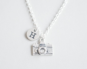 Camera necklace, Camera gifts, Photographer necklace, Photographer Jewelry, Photographer gift, Gift for Journalist, Camera Charm, Travel