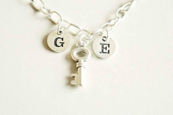 Couple Bracelet, Personalized Gift for Her, Anniversary gifts, Anniversary Couple Gifts, Gift for her, Best Friend, Two Initial, Key Charm