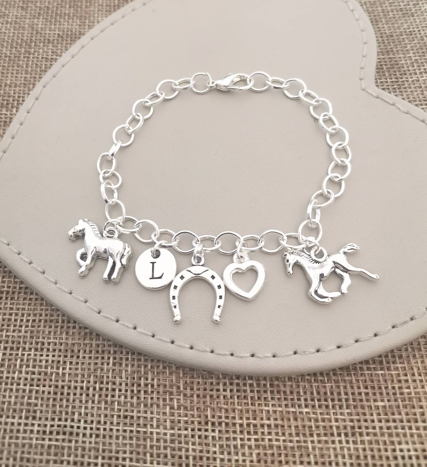 Bracelet Avec Pendentif Cheval En Pierre Rose Naturelle - Cadeau Symbolique Pour Fille, Nièce - Réglable