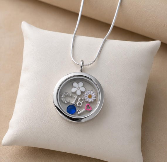 18th Birthday Locket, 18th Birthday Necklace, 18th Birthday Gift, 18 Birthday, Birthday 18, 18 Gift for Her, Personalised, Daughter, Bff