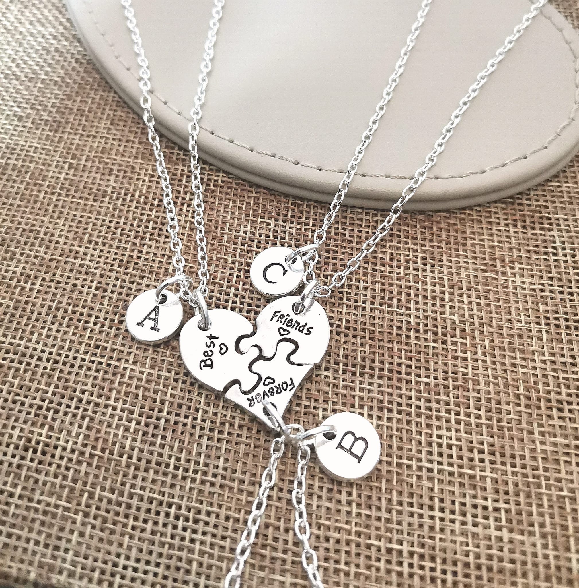 Best friends hotsell necklace for 3