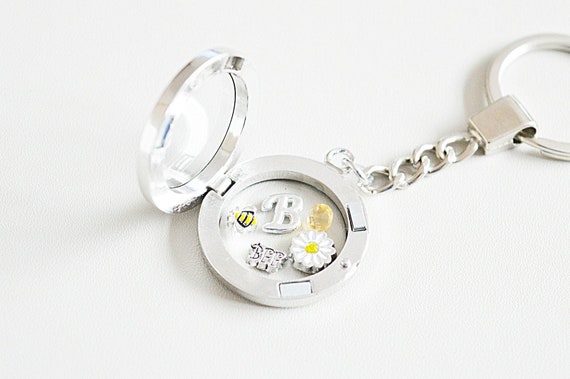 Bee Locket, Bee Memory Locket, Bee themed Gift, Bee Keychain, Bee Keyring, Bee Lover, Bee Charm, Bee Gifts, Bff Gifts,Bee theme,Bee Birthday