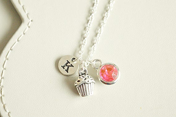 Cupcake Necklace, Cup Cake Gift, Cup Cake Necklace, Food Necklace, Food charm, Gift for baker, Baking gift, jewelry, Personalized, cake