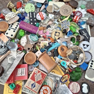 Vintage Trinket Mystery Grab Bag Scoop ~Curiosities Bundles, retro trinkets, Junk drawer finds image 1
