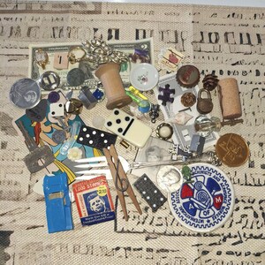 Vintage Trinket Mystery Grab Bag Scoop ~Curiosities Bundles, retro trinkets, Junk drawer finds image 5