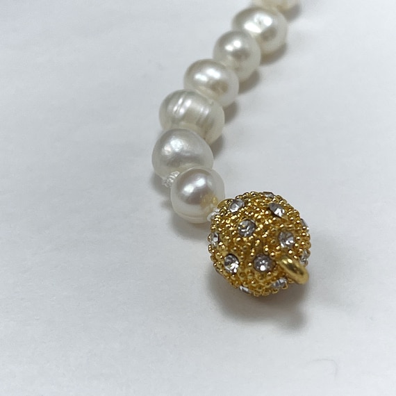 Genuine Pearl Necklace With Crystal Ball Magnetic Clasp Hand