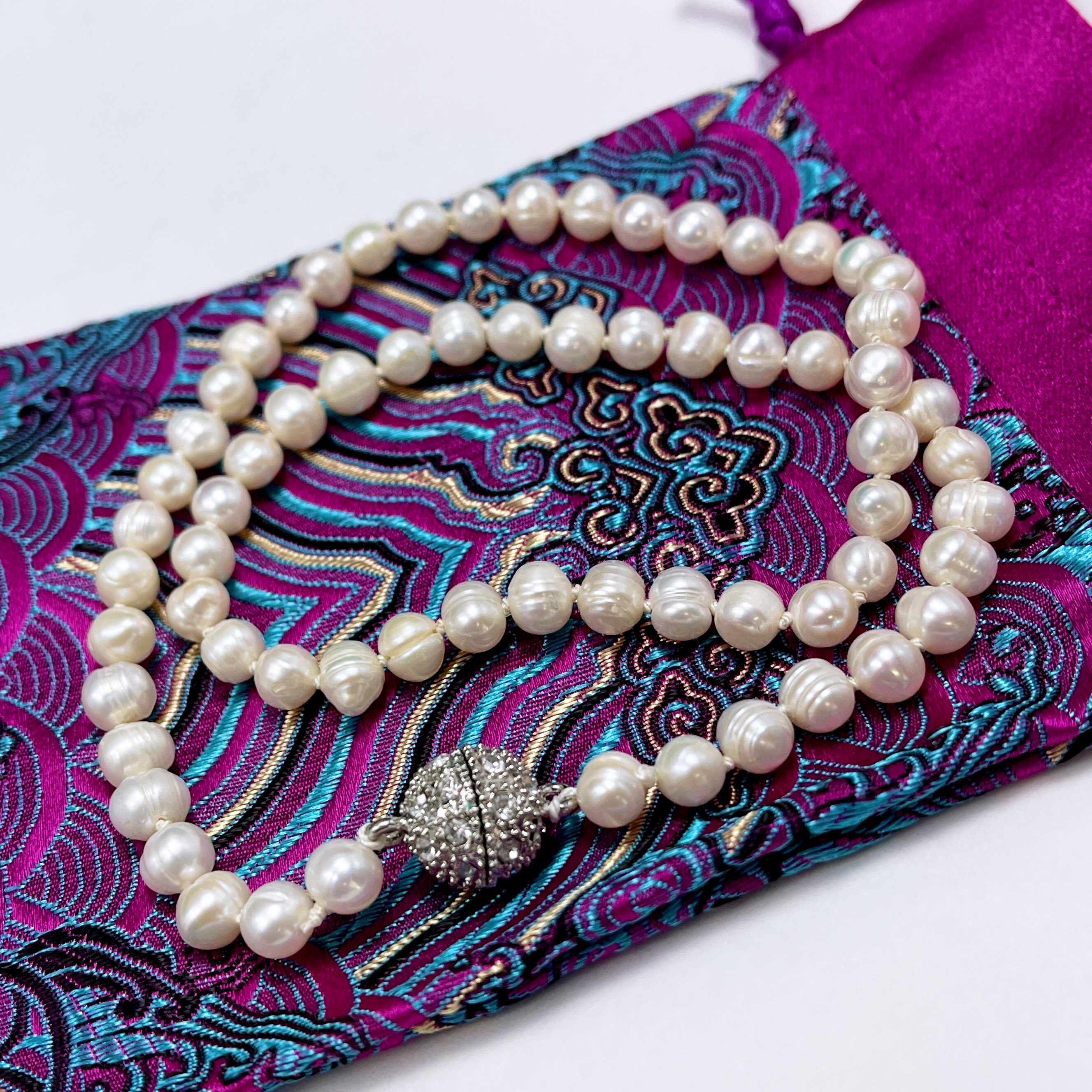 Genuine Pearl Necklace With Crystal Ball Magnetic Clasp Hand
