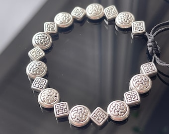 Celtic knot adjustable bracelet