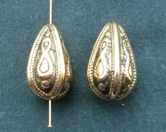 Vintage antique gold plated byzantine-inspired teardrop bead, 30 x 26mm, Quantity 2 (B-10)