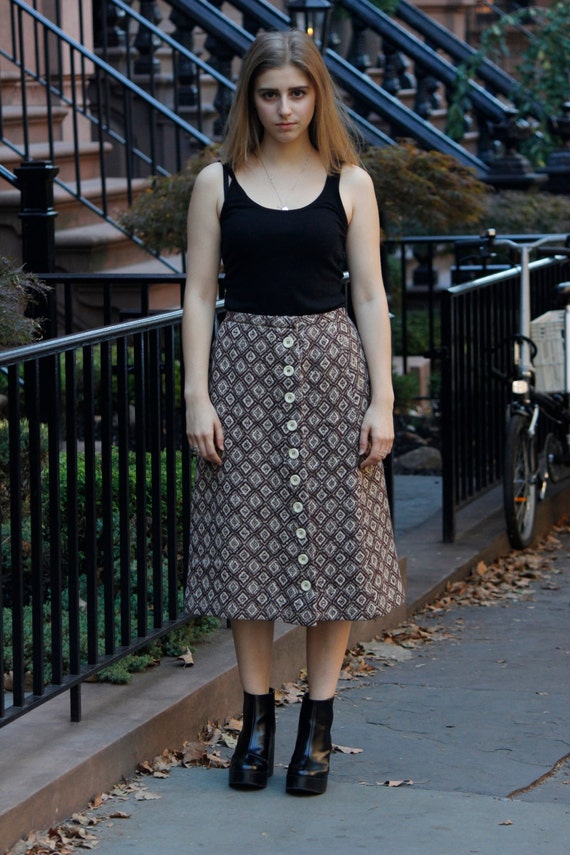 Beautiful brown and white lined vintage skirt wit… - image 1