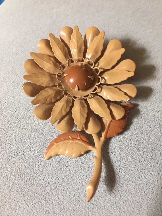 Vintage Metal Flower Brooch - image 1