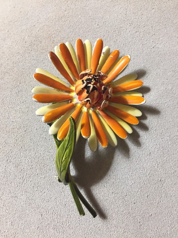 Vintage Metal Flower Brooch