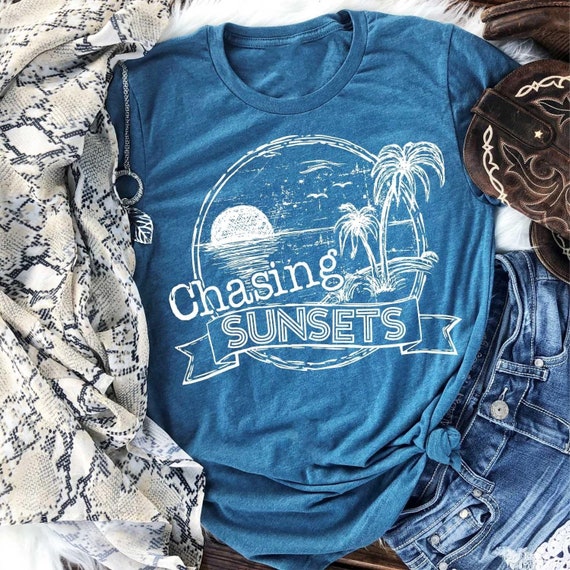 CHASING SUNSETS, Fun t-shirt