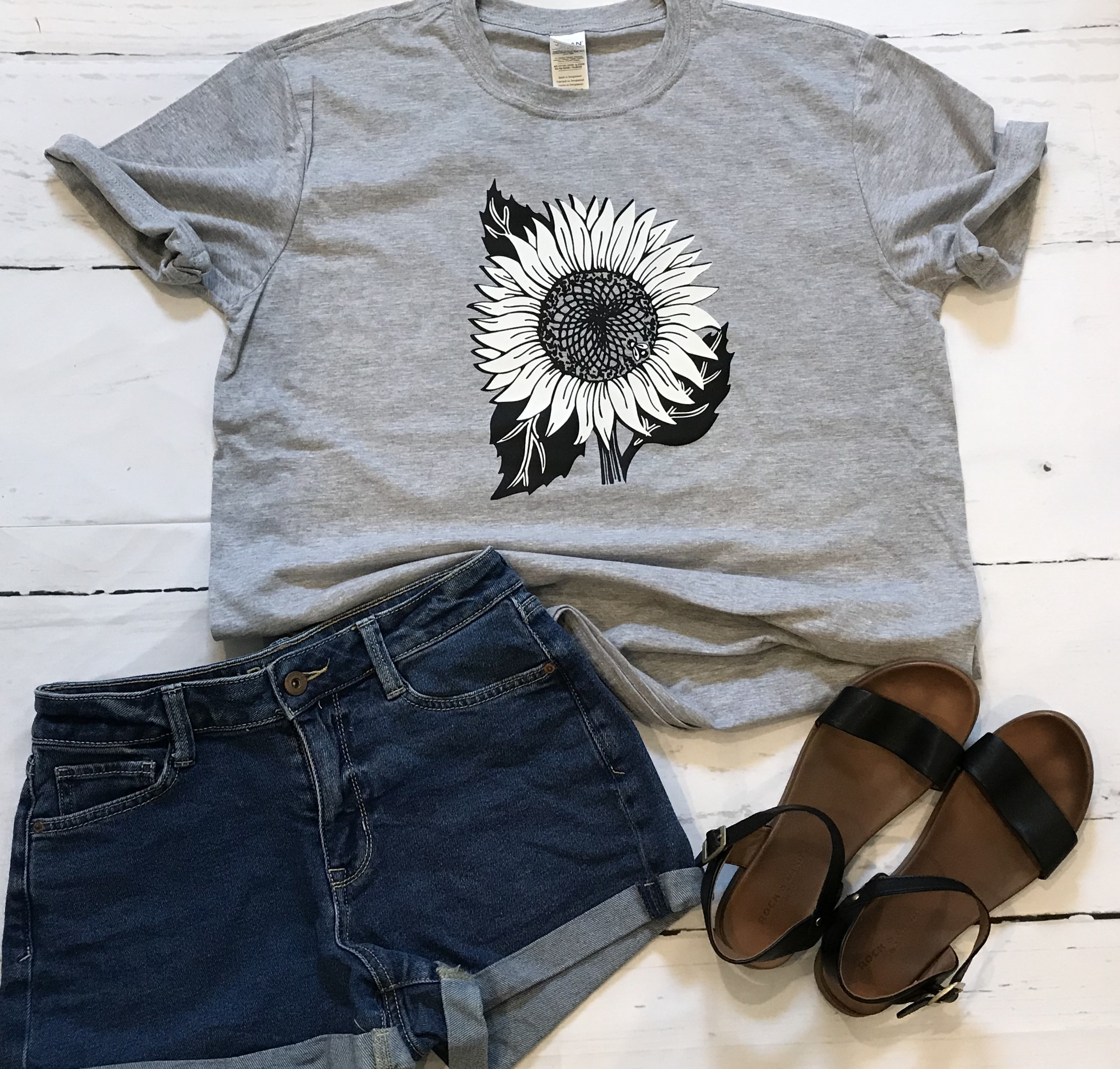 SUNFLOWER Black and WHITE Floral/flower Fun T-shirt | Etsy