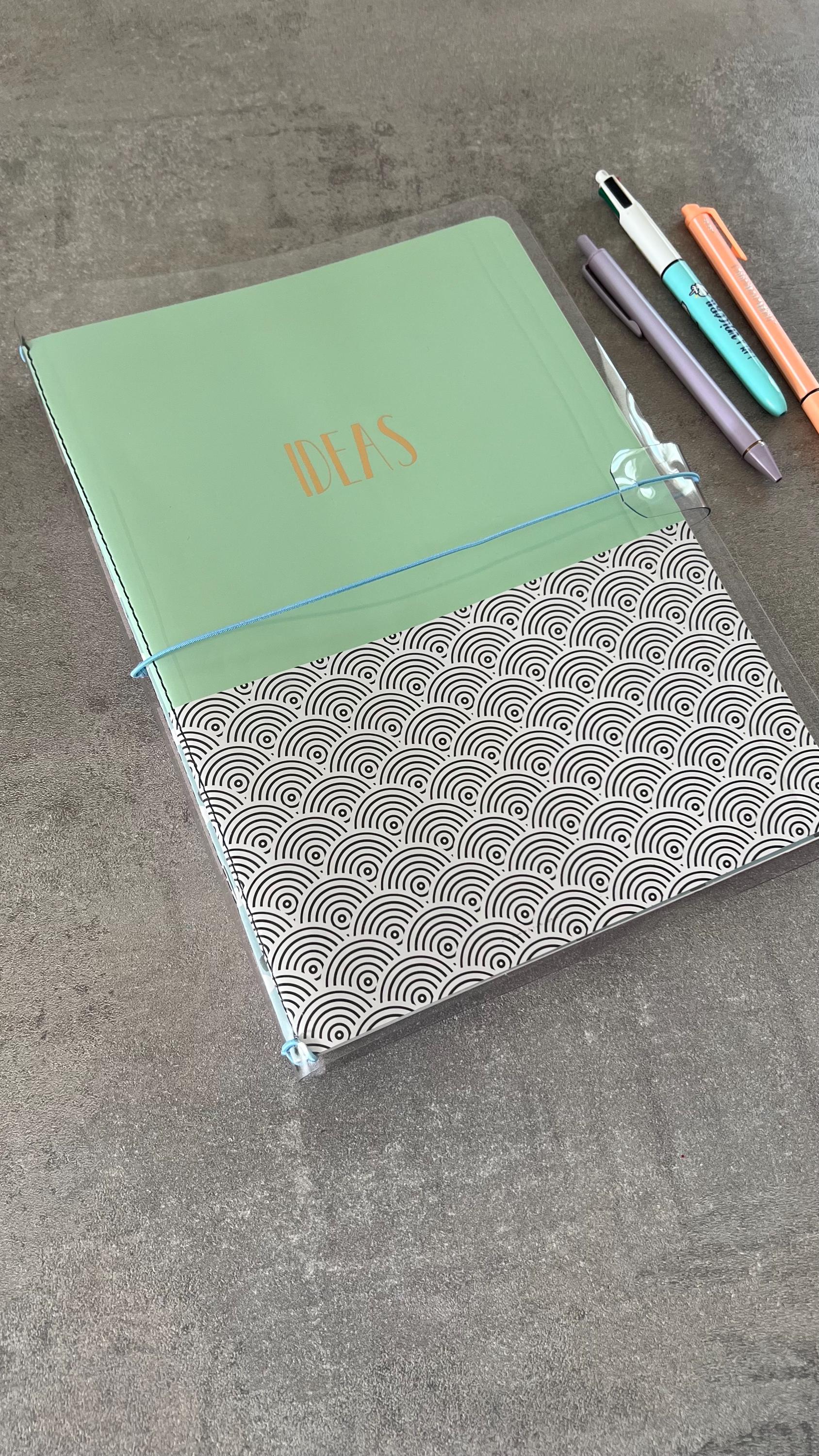 oud leer boek Hoes geïsoleerd met knipsel pad voor mockup 24171551 PNG