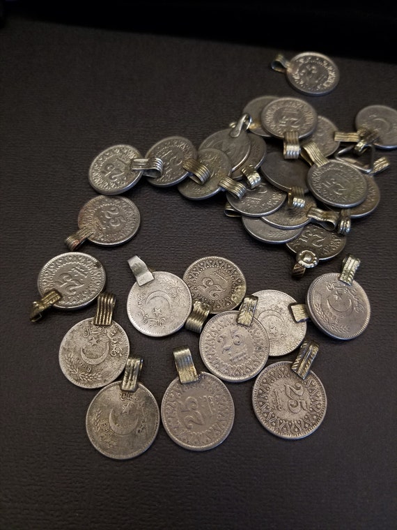 25x Vintage Tribal Kuchi Coins Scalloped Edges DIY Supplies .8/"