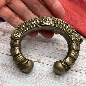 Vintage Kuchi Tribal Cuff Makes RATTLING Sound 6.25" (18621)