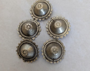 Vintage Waziri Buttons Flower Shape 22mm 5 Pieces Floral Notions (22245)