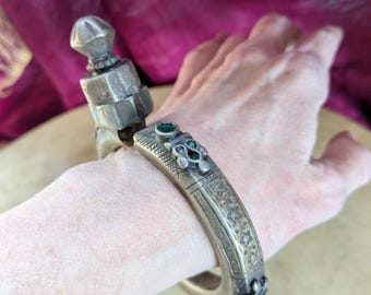 Vintage HEAVY Cuff Bracelet Knobbed Finial 7" HAND SIZE Tribal Jewelry (22227)