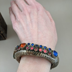 Vintage Small Tribal Cuff from Baluchistan C-Shape Jewelry 6" Wrist (15567)