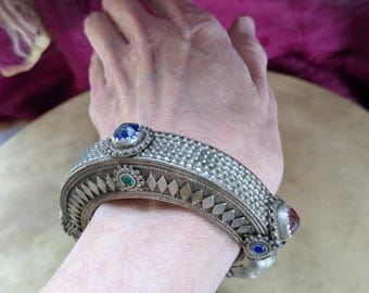 Vintage Kuchi Tribal Cuff Bracelet Small Jewelry 5.6" Wrist RATTLES (22250)