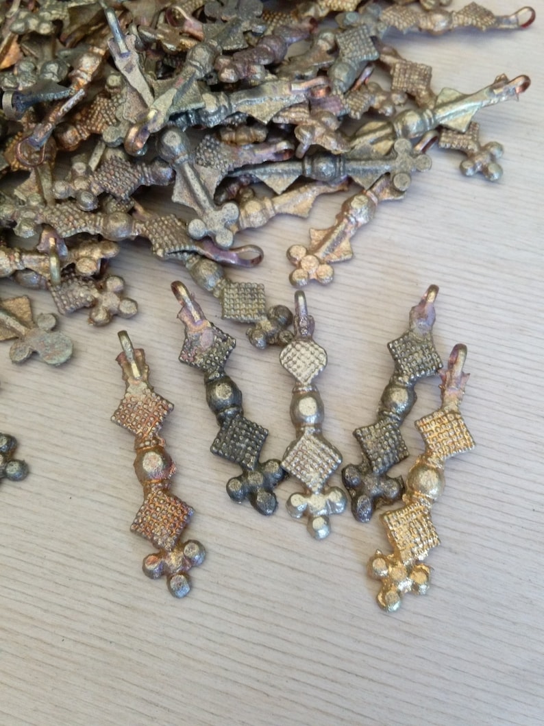 10x Refurbished Vintage Tribal Pendants Style #1