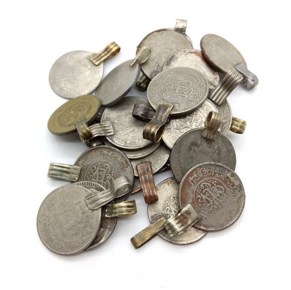 50x Vintage Tribal Kuchi Coins Scalloped Edges DIY Supplies .88/"