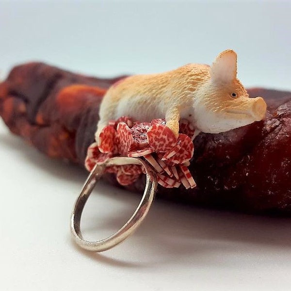 Bague "Cochonou", fait main, argent 925, made in France, création Nunaa, pièce unique, cochon miniature et tranches de saucisson