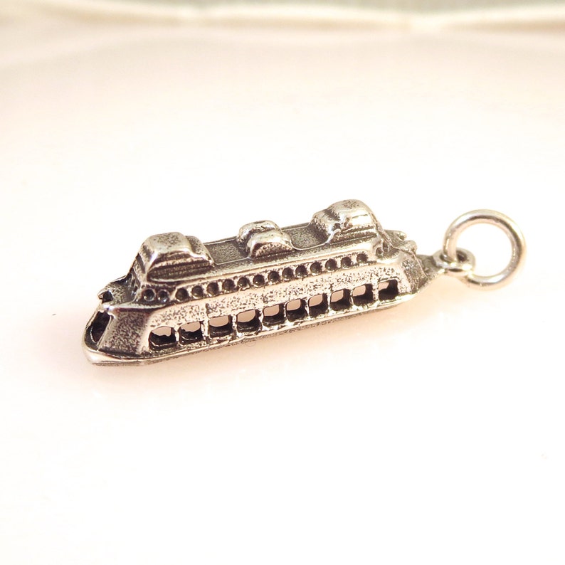 WA STATE FERRY .925 Sterling Silver 3D Charm Pendant