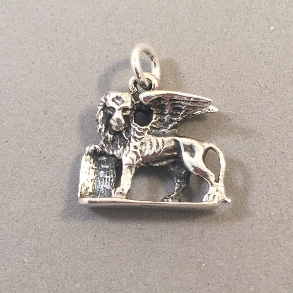 Lion of ST. MARKS  .925 Sterling Silver Charm Pendant Winged Lion Europe Venice Italy Basilica Church Cathedral New ti34