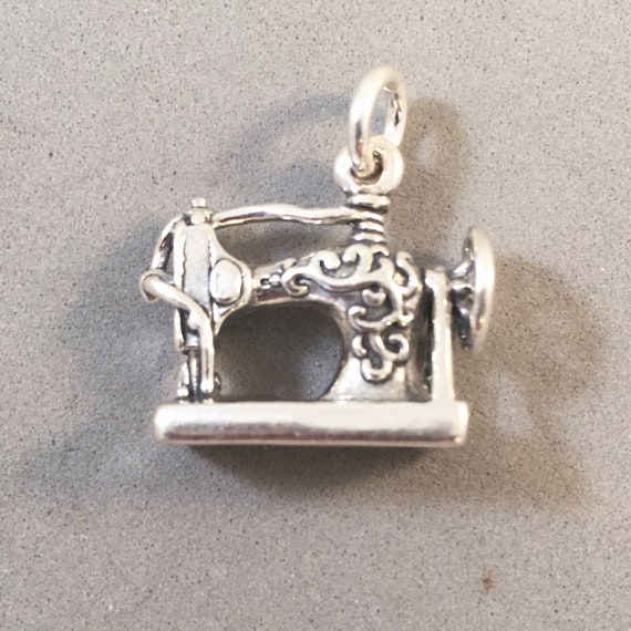 STERLING SILVER SEWING MACHINE CHARM/PENDANT 