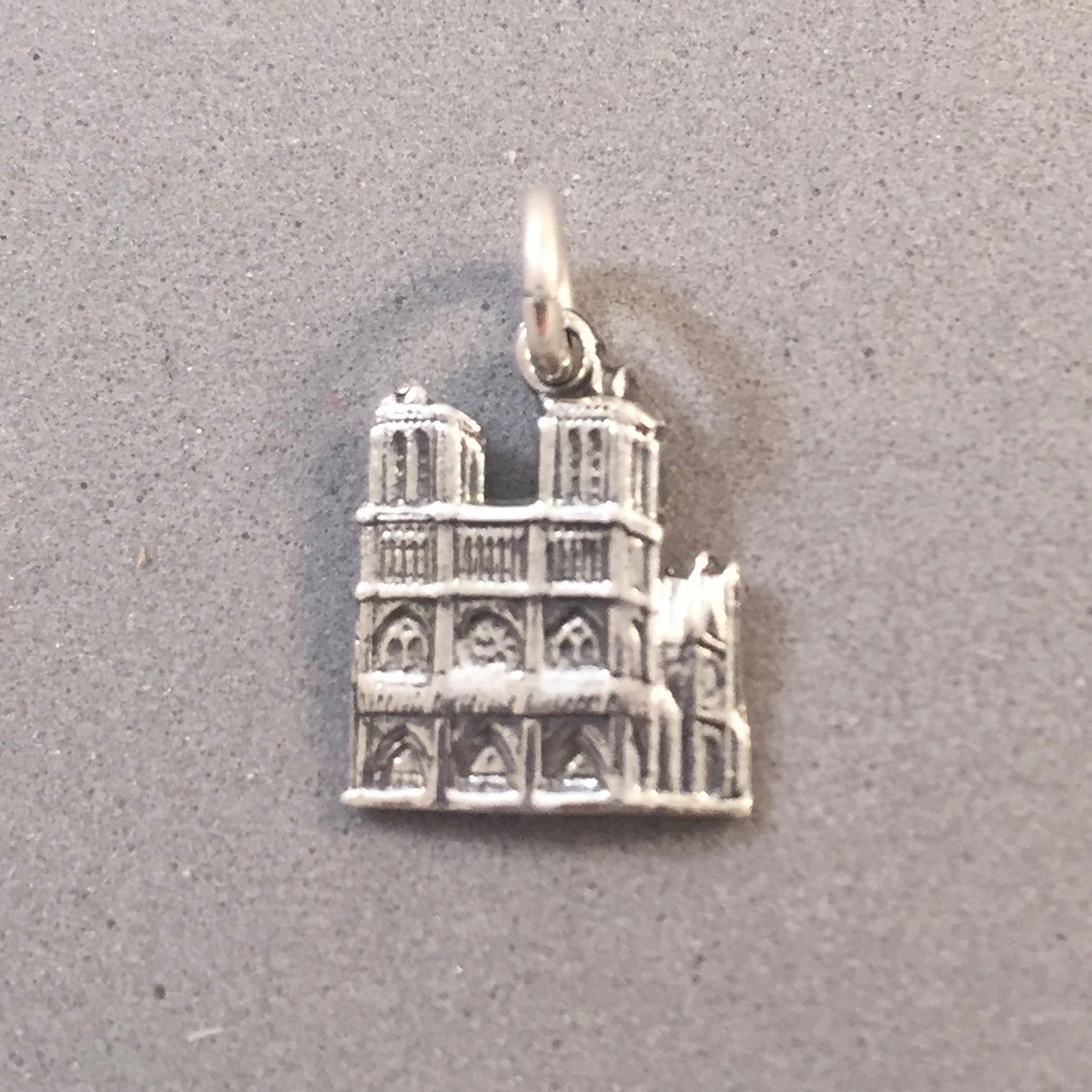 Pendentif Breloque Notre-Dame De Paris En Argent Massif 925 - Neuf Sans Emballage