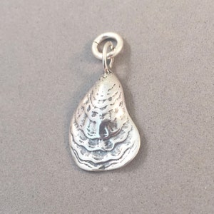 OYSTER SHELL .925 Sterling Silver 3-D Charm Pendant On The Half Shell Beach Sea Seashell Beach Comber Kitchen Food Seafood Ocean New nt19