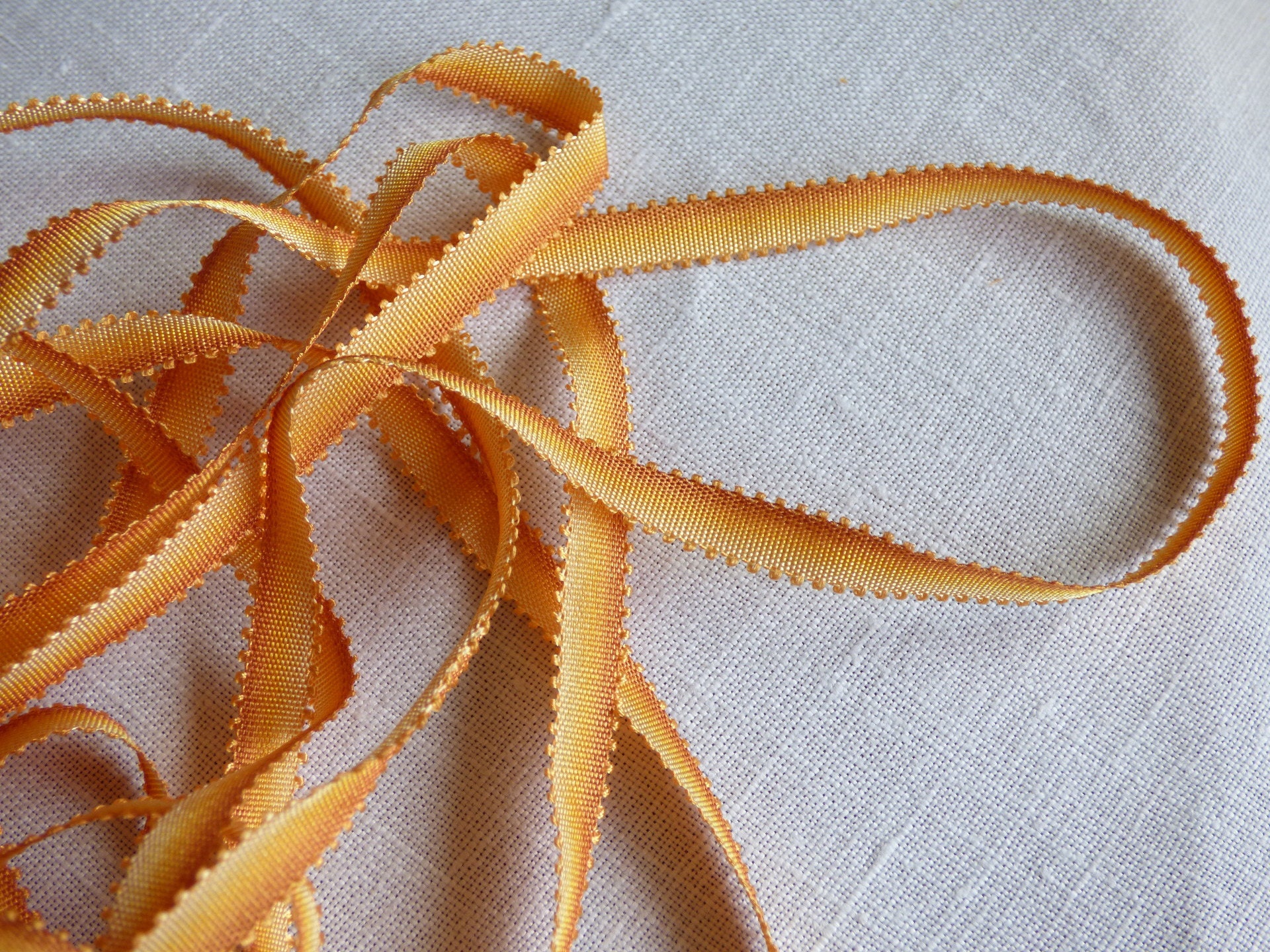 Mokuba 20000 Silk Grosgrain Ribbon — L'Etoffe Fabrics Online