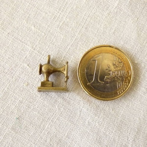 Charm machine à coudre 3d couleur bronze vendu à l'unité ref 300087