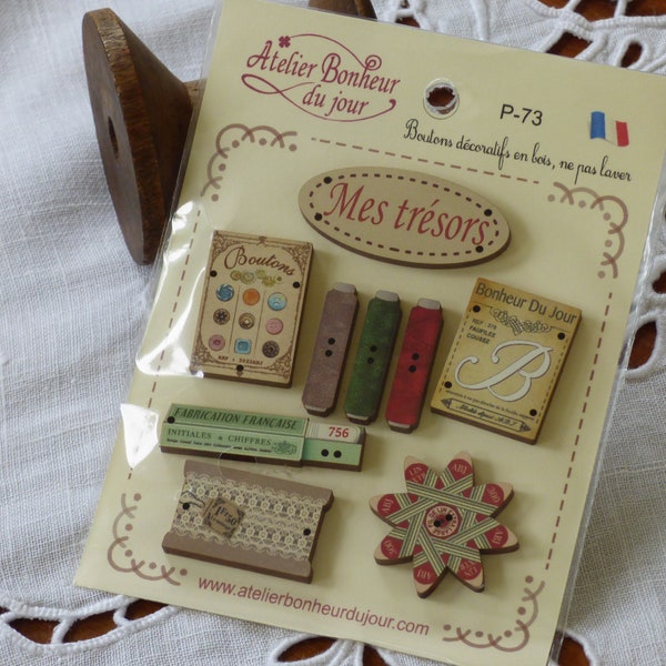 Pochette Bouton en bois  thème mercerie p-73