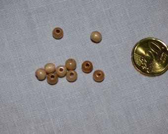 Set of 10 0.5 cm diameter wooden beads