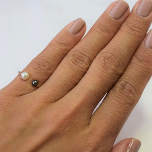 5x4.5mm & 3.5x3mm black and white cultured pearl ring on wire - midi ring, minimalist ring, delicate ring, June birthstone