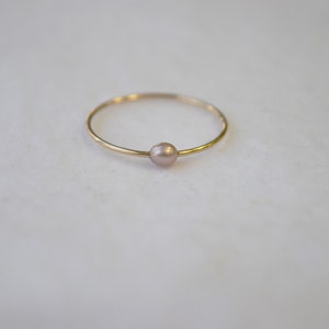 3.5x3mm single pink freshwater pearl ring, minimalist ring, MIDI ring, fashion ring, DAINTY pearl ring image 3