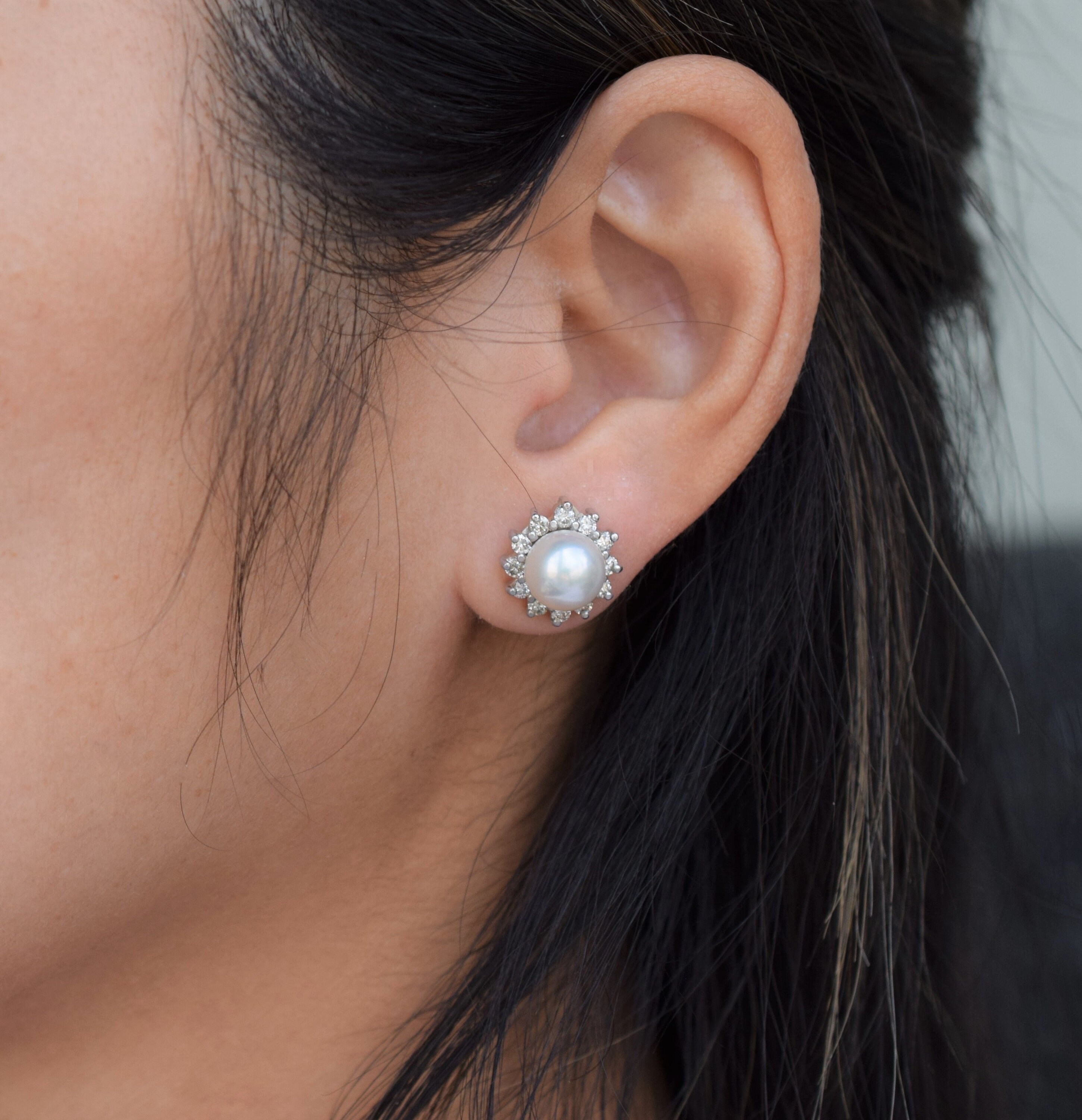 8x8.5mm Japanese Akoya Pearl Stud Earrings With Diamond