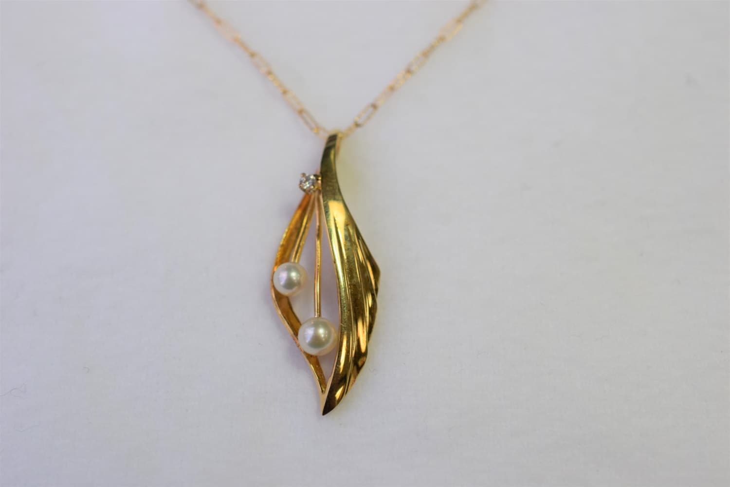 Japanese Akoya Pearl Pendant With 14K Yellow Gold - Etsy