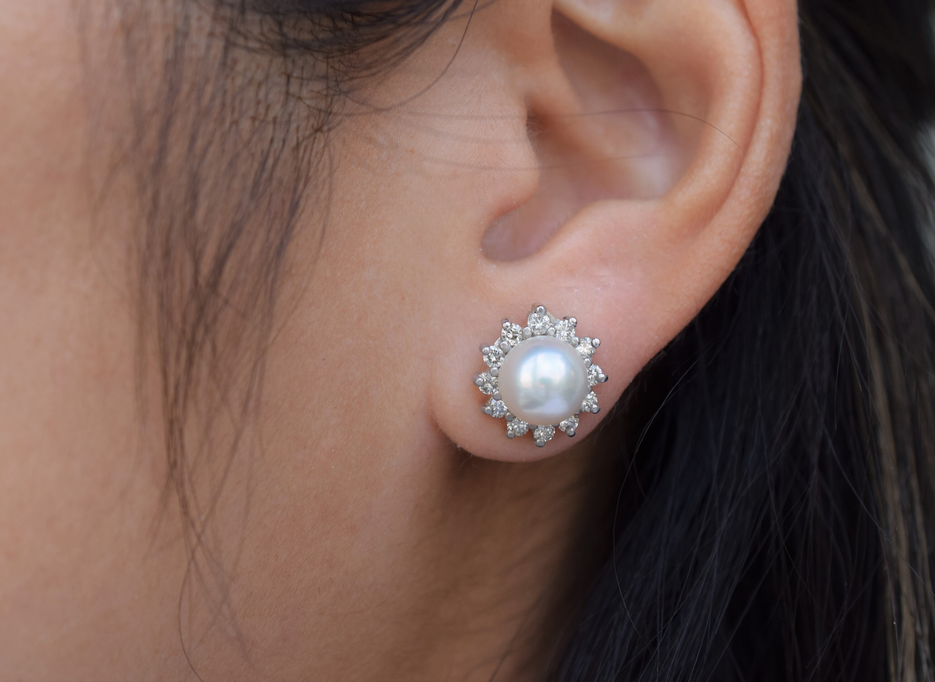 8x8.5mm Japanese Akoya Pearl Stud Earrings With Diamond