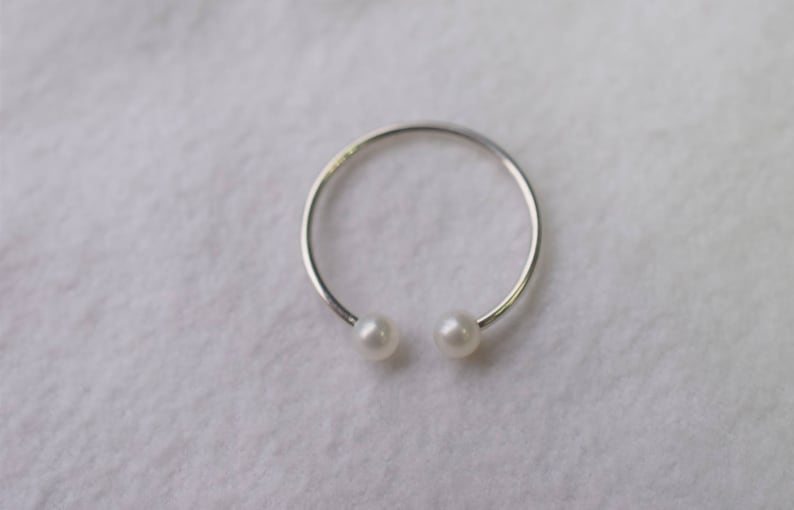 3.5x3mm WHITE freshwater pearl ring with wire MIDI ring, dainty ring, fashion ring, delicate ring image 4