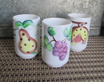 VINTAGE 1950s ceramic juice tumbler, fruit design, Japan, C717-10