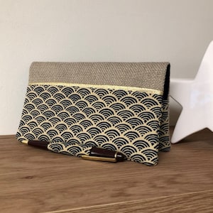 Porte chéquier et stylo, lin et tissu japonais Seigaiha / Etui chéquier bleu marine, écru, doré / Housse carnet de chèques personnalisable